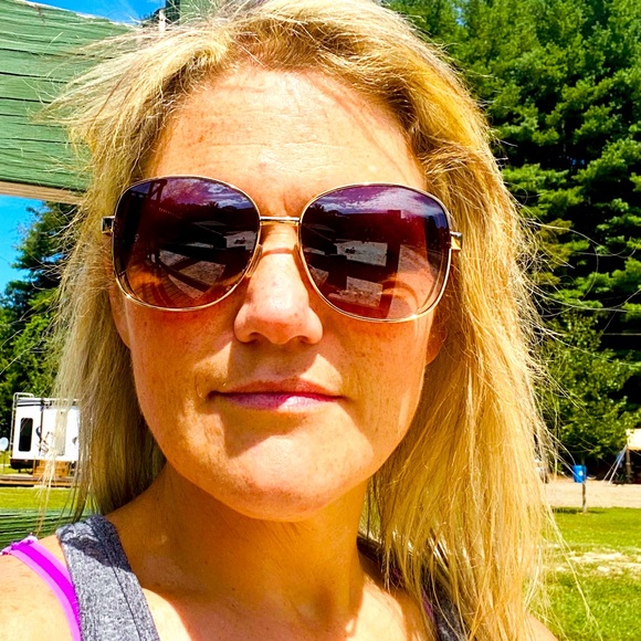 Meet your Posher, Misty - Picture 1 of 1